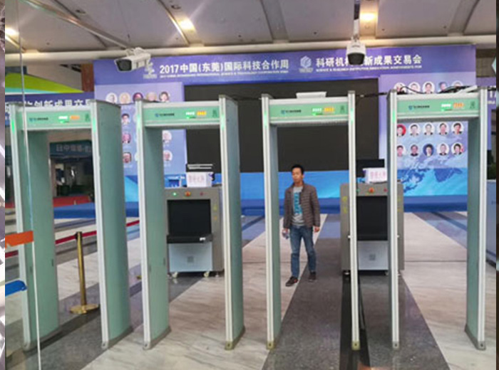 廣西一個旅客因拒絕安檢，大鬧機場被拘留